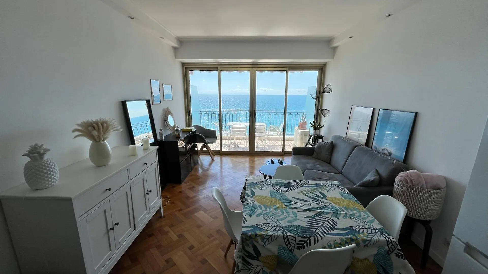 Sea View And Promenade Apartment Nice